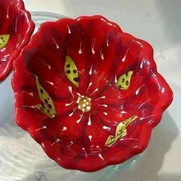 LG Dining Holiday Collection two poinsettia bowls - Picture 4 of 9